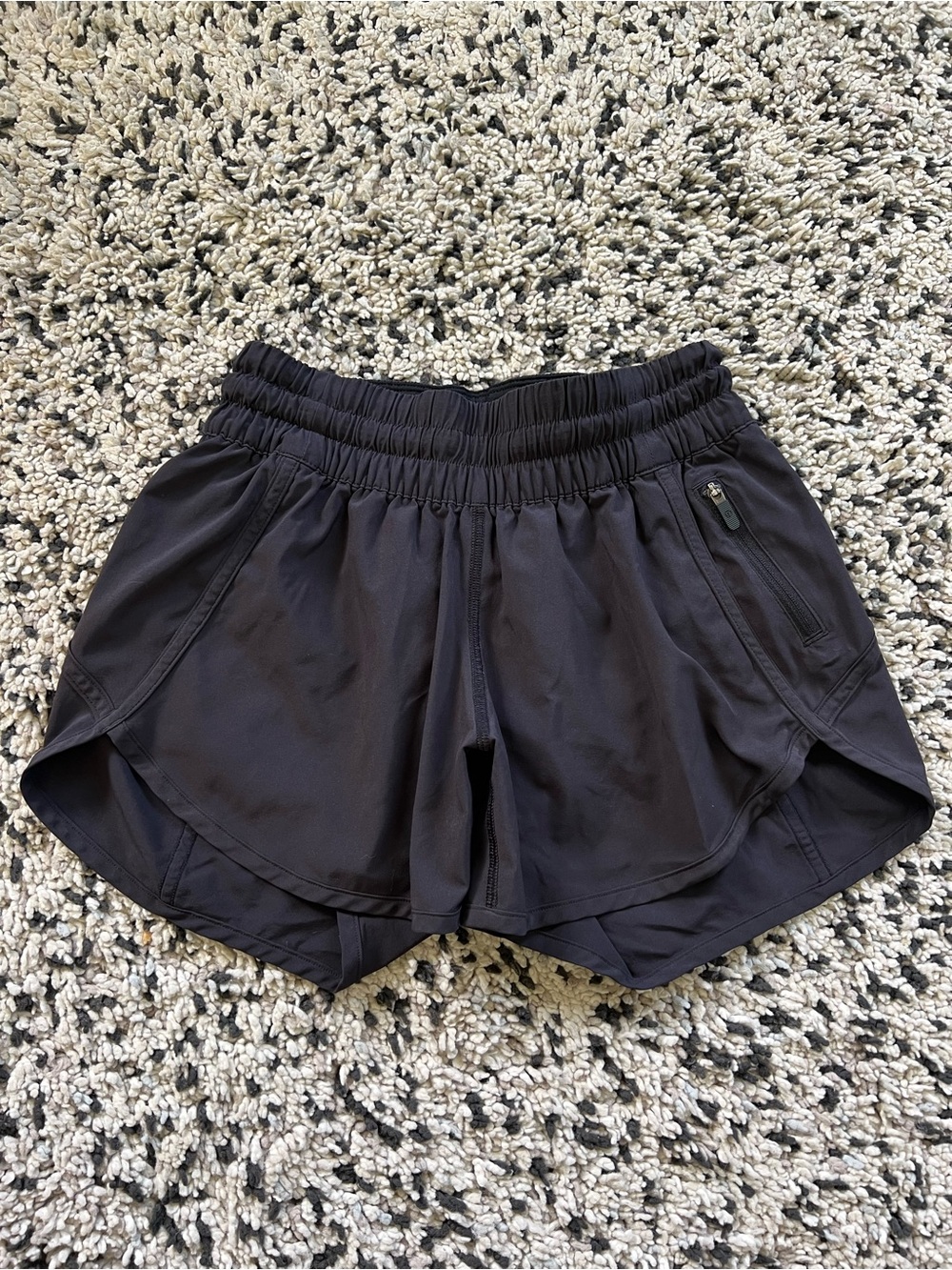 Lululemon Tracker Shorts V Black Running Athletic Women’s Size 4